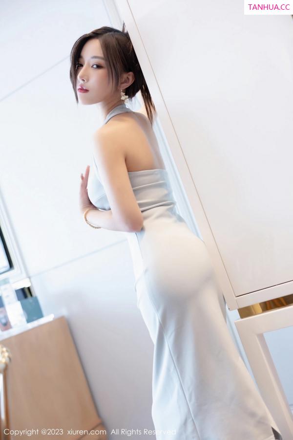   [XiuRen]高清写真图 2023.04.26 No.6642 妙可可Cheese 清纯美腿第2张图片